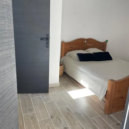 Holiday home Maison De 40m2 Avec Jardin De 50m2 *
