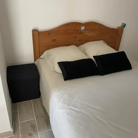 Holiday home Maison De 40m2 Avec Jardin De 50m2 Orange (Vaucluse)